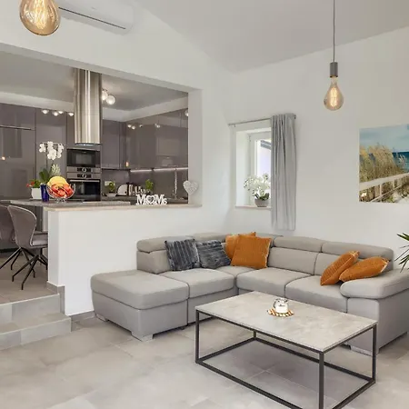 Camelia Holiday home Porec